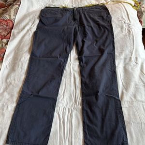 Travis Mathew 33x32 5-pocket chino